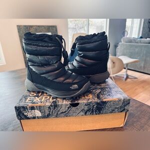 North Face Kids Thermoball Freestyle Boots NWT size 11 new in box